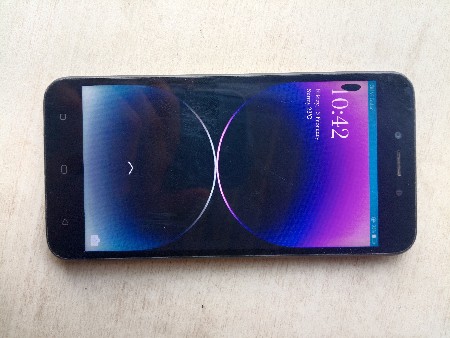 આ મોબાઈલ ફોન વેચવાનો છે.