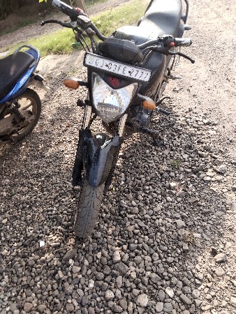 મોટરસાયકલ વેચવાનું છે