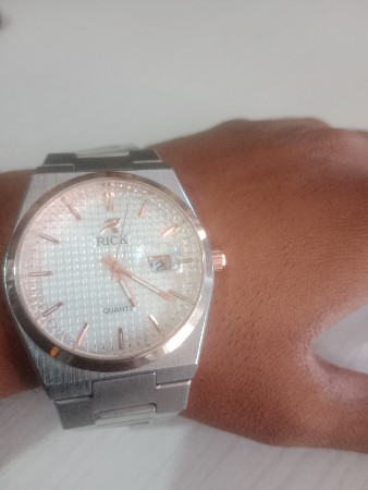 ઘડિયાળ વેચવા ની છે