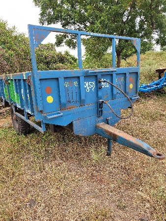 વેચવાની છે