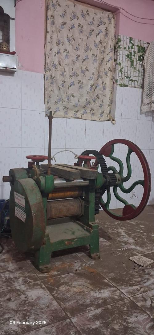 શેરડી ના રસ નો મશીન (ચિચોડો)