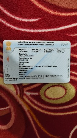 ઈનોવા વેંચવા ની છે