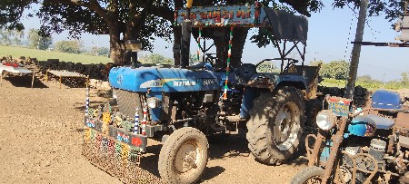 ટ્રેક્ટર વેચવાનું છે