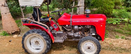 આ ટ્રેક્ટર વેચવા નૂ છે