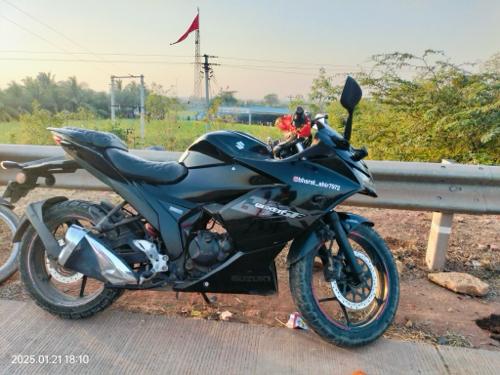 Suzuki gixxer