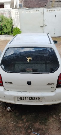 ફોર વ્હીલ-કાર વેચવાની છે