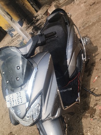 આ ગાડી વેસવા ની સે