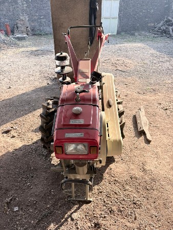 શીંગડા વાળુ ટ્રેક્ટર વેચવાનું છે