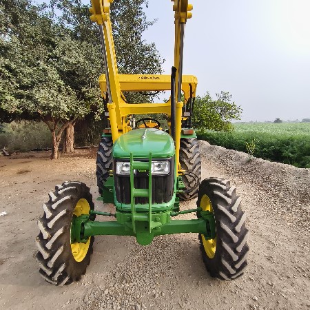 5310 4+4 લોડર