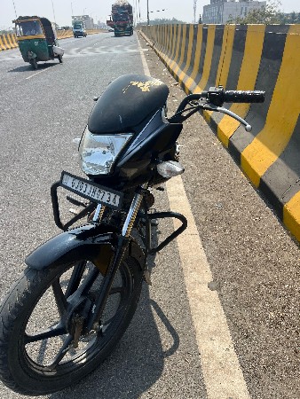 ટુ વ્હીલર વેચવાનું છે.