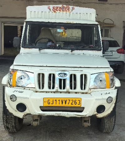 2019 મોડલ બોલેરો મેક્સીટ્રક