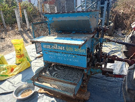 પાલીસ મશીન વેચવાનું છે