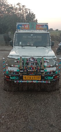 બોલેરો મેક્સી ટ્રક સાદી