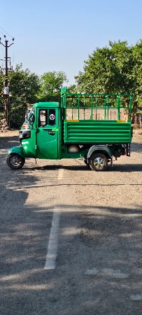 બજાજ લોડીંગ ગાડી