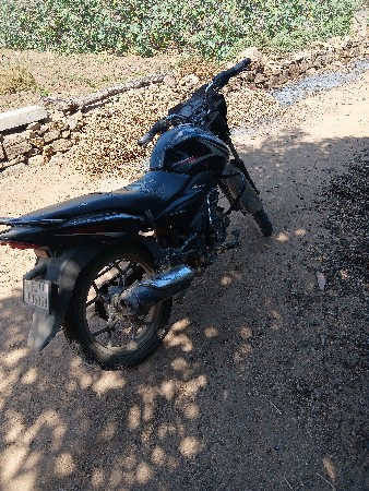 આ બાઈક વેચવાનુ છે