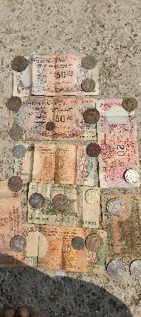 જુના સિક્કા અને જૂની નોટો