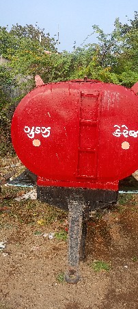 પાણી નું ટેન્કર