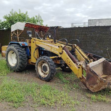 આ લોડર વેચવાનું છે