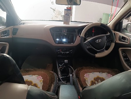 ફોરવીલ વેચવાની છે