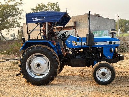 સોનાલીકા ટેકટર વેચવાનું છે