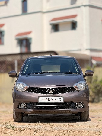 TATA TIAGO XZ+ CNG Top Model