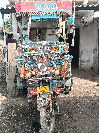 રીક્ષા વેચવાની છે