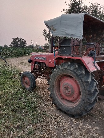 ટ્રેક્ટર વેચવાનું છે