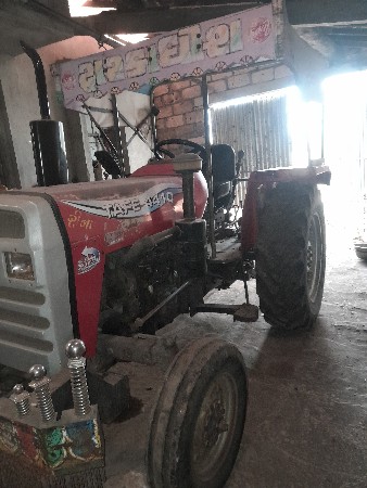 ટ્રેક્ટર વેચવાનુ છે