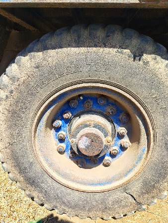 આ ટાયર વેચવાના છે