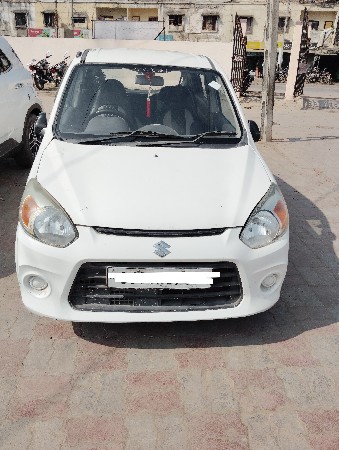 ફોર વિલ્હ કાર વેચવાની છે