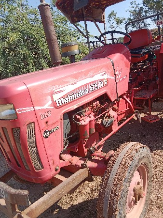 આ ટ્રેક્ટર વેચવાનું છે