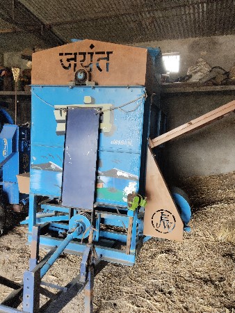 vesavanu se akaDam navu