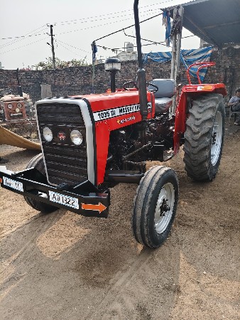 ટ્રેકટર વેચવાનું છે
