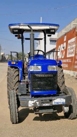 Mahindra TRAKSTAR 2025