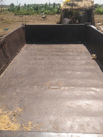 વેચવાની છે