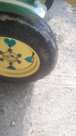 ટાયર વેચવાના છે