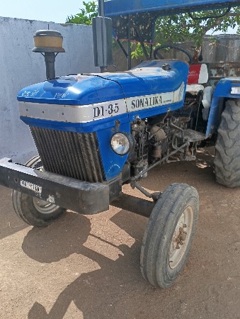 ટ્રેક્ટર વેચવાનું છે