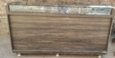 ટેબલ વેચવાના છે