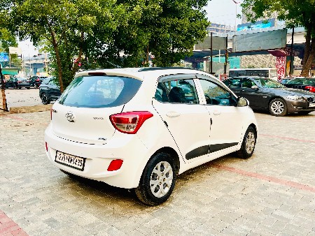 વેચવાની છે