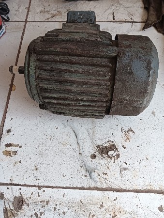 જૂની મોટર દેવા માટે સંપર્ક કરો