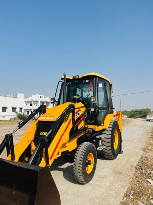 🚜 JCB 3DX👆🏻 
📆 મોડલ - 2021 EXTRA 
💵 કિંમત - 24.50
📲 - Navnit Bhai Jalu - 9978422265
                                                7575042065