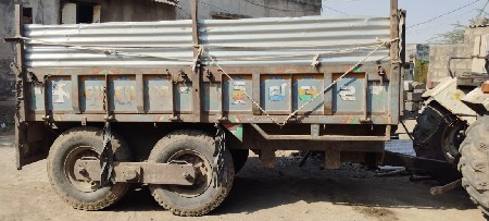 ટ્રેક્ટર વેચવું