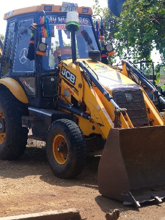 જેસીબી વેચવાનું છે