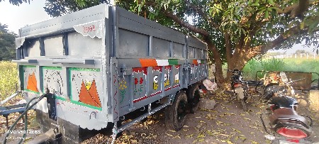 four wheel trailer top condition