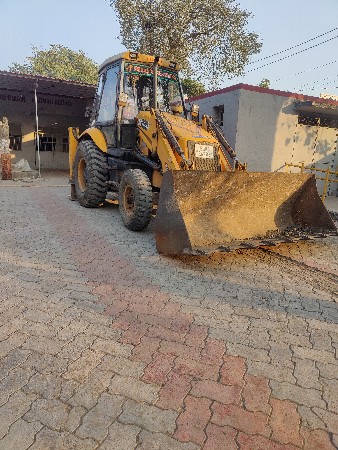 jcb વેચવાનું છે