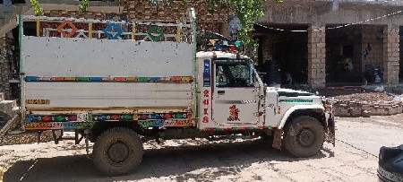 વેચવાની છે