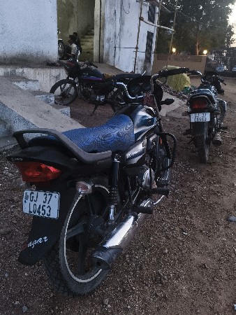 HF ડીલક્ષ વેચવાનું છે