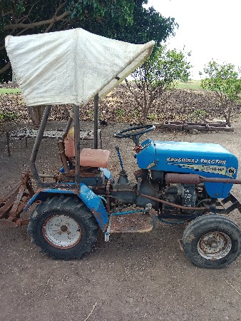 ટ્રેક્ટર વેચવાનું છે