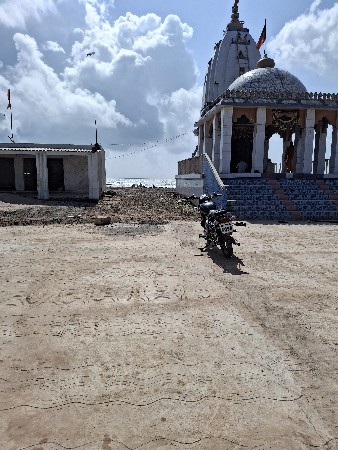 બુલેટ વેચવાનું છે