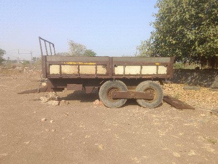 ટેલર વેચવાનું છે